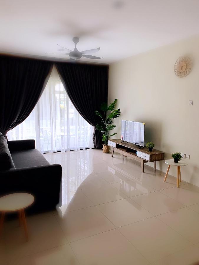Aries Homestay อิโปห์ ภายนอก รูปภาพ